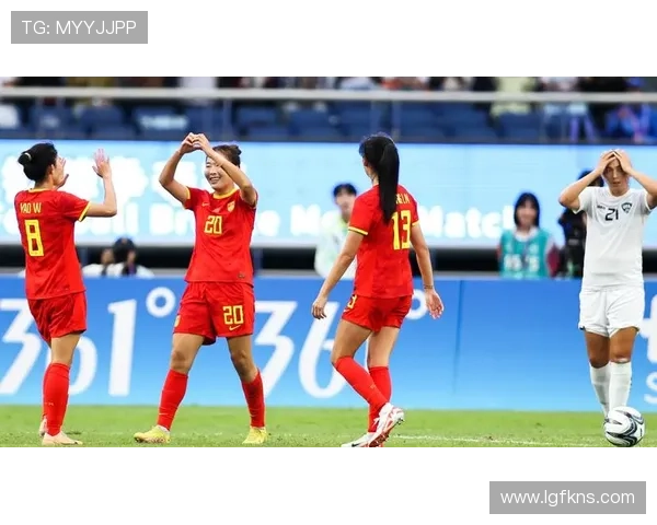 中国女足3-0胜乌兹女足李晴双响